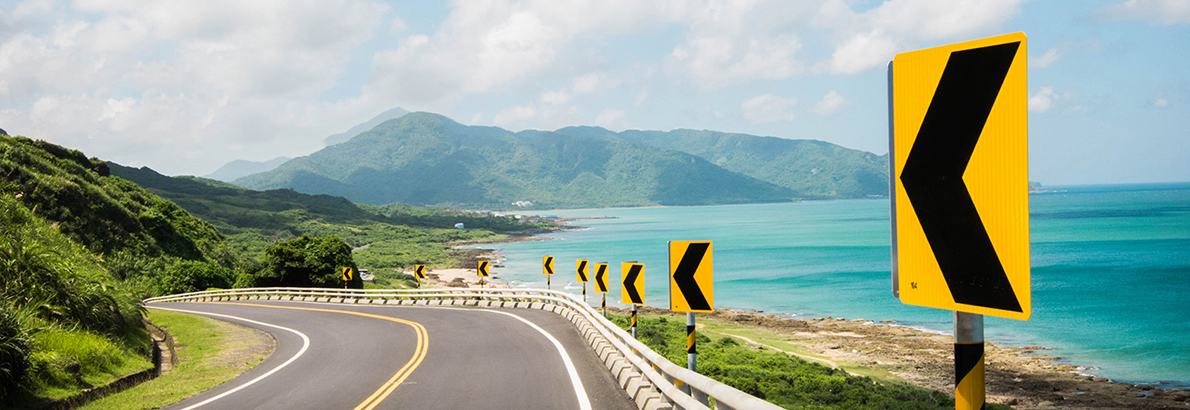 青島劃線(xiàn),青島標(biāo)志牌,青島減速帶,青島交通劃線(xiàn),青島交通標(biāo)識(shí)牌